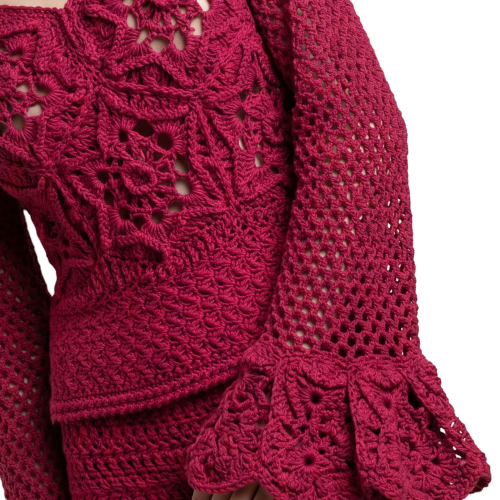 bell cuff and openwork sleeve detail (1)